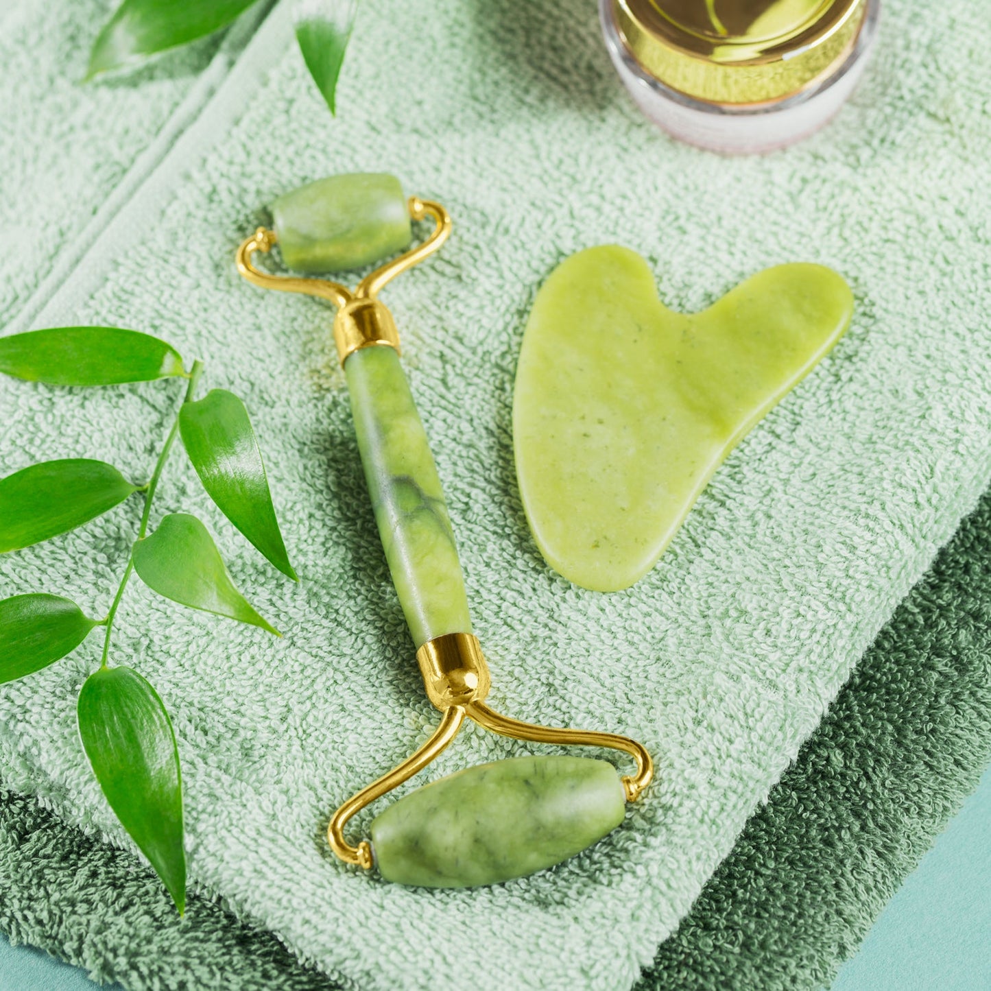 Jade Roller & Gua Sha Set ā Natural Face Massager for Anti-Aging, Glowing Skin & Face Shaping (1 Pc)